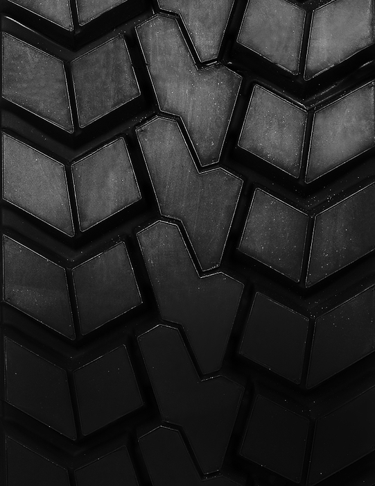 Llanta 215/75R17.5 18PR 135/133J ADC53