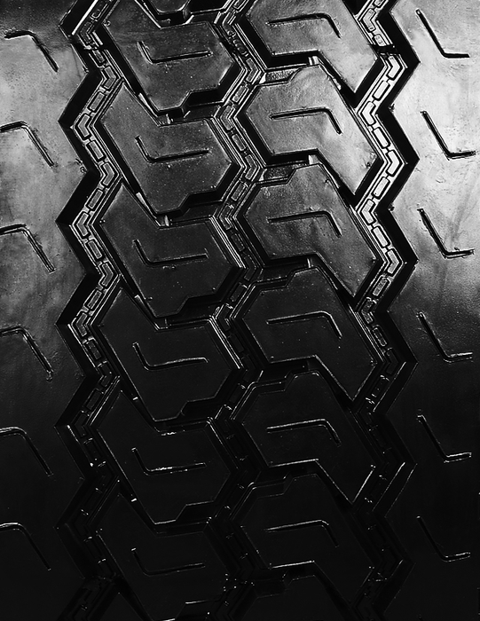 Llanta 235/75R17.5 18PR 143/141J AGC28