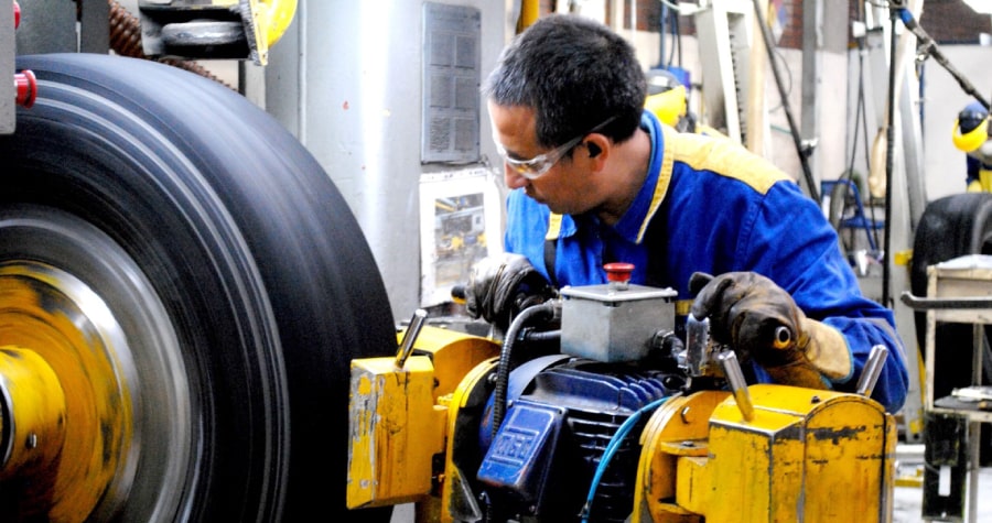 Banner Reencauche y reparaciones en planta